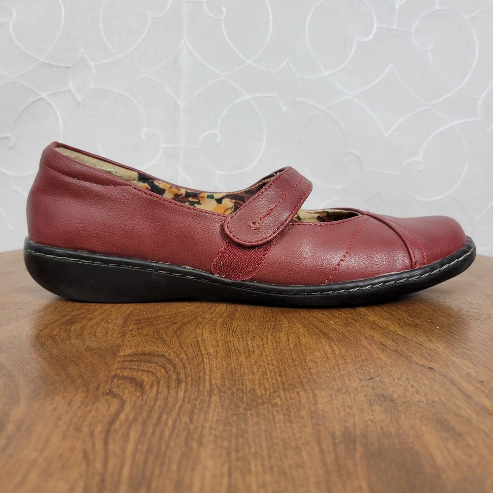 Soft Style Womens Shoes Size‎ 7 Red Mary Janes Round Toe Strap Closure Flat